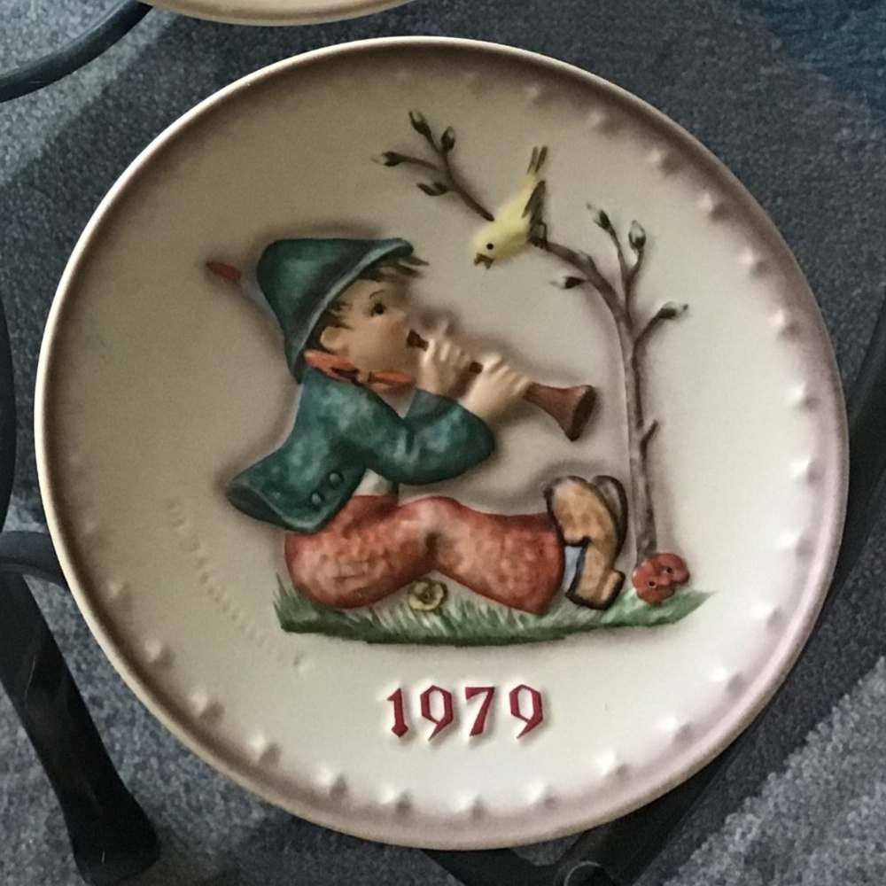 Goebel Hummel Vintage 1979 9th Annual Collector Plate - W. Germany- no box